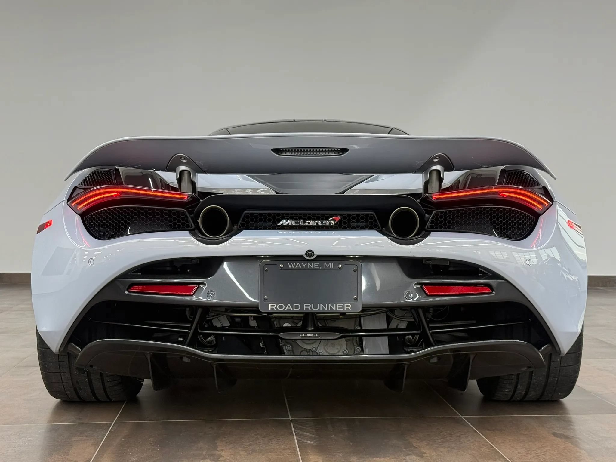 Used 2018 McLaren 720S photo 10