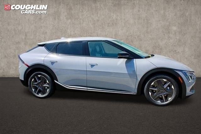 2025 Kia EV6 Light