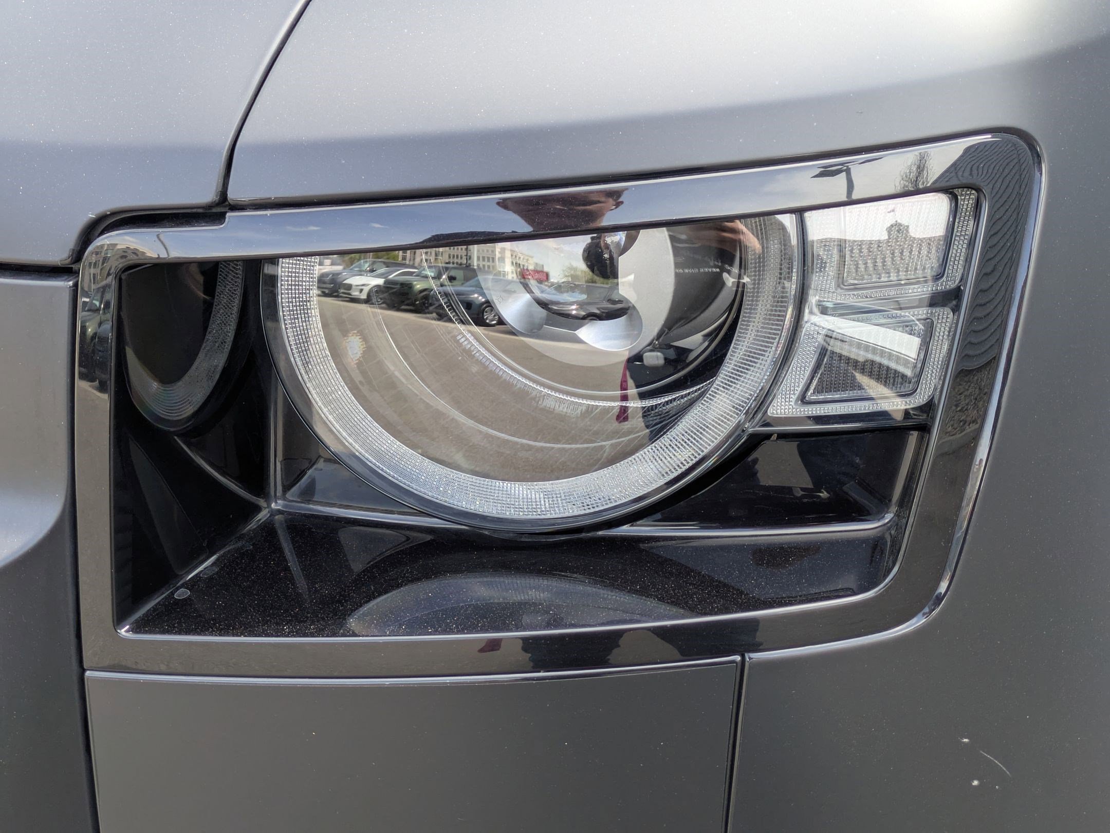 2025 Land Rover Defender 110 X-Dynamic SE