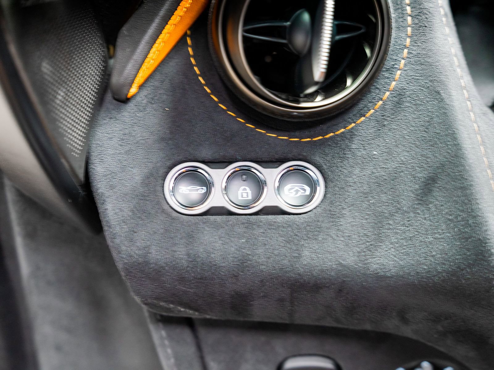 Used 2019 McLaren 720S Performance photo 43