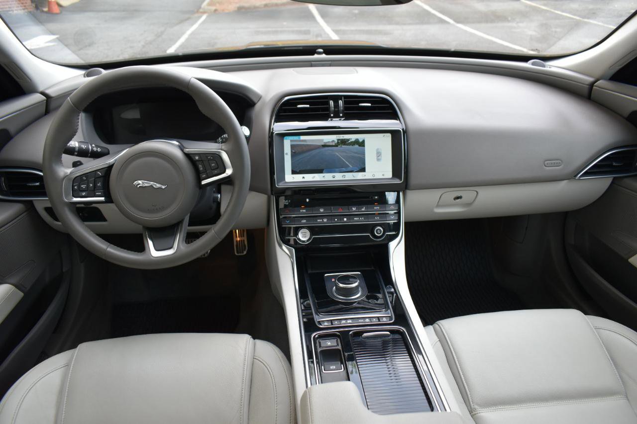 2019 Jaguar XE Prestige