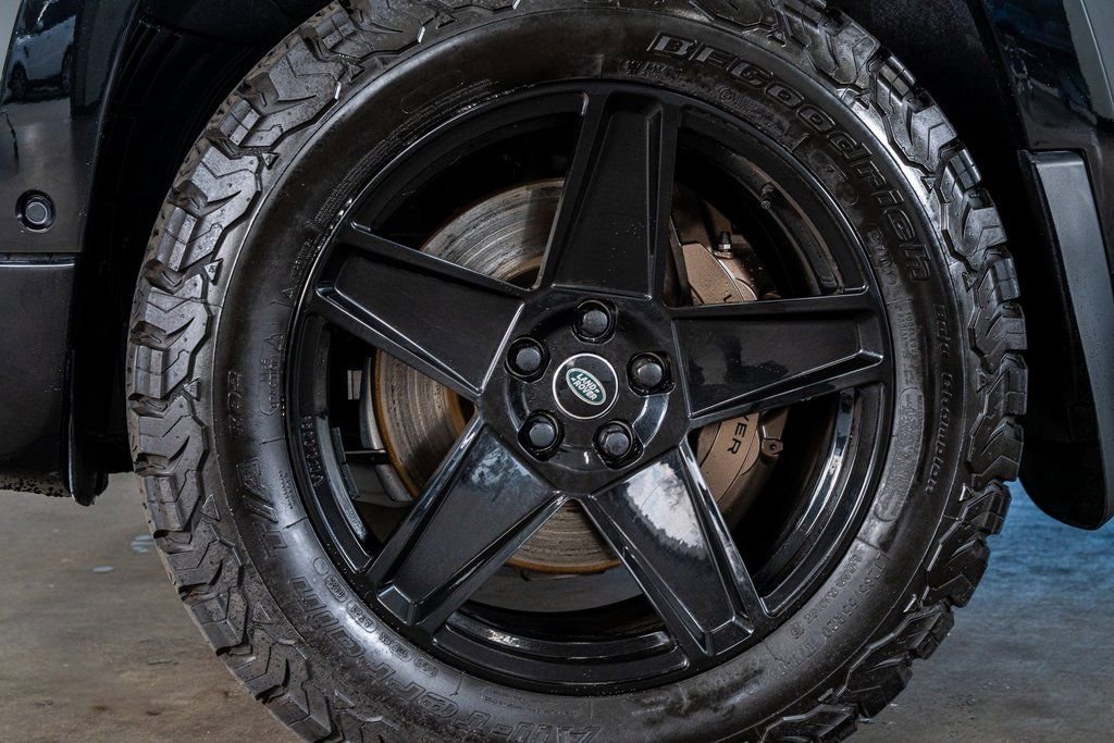 2025 Land Rover Defender 110 X