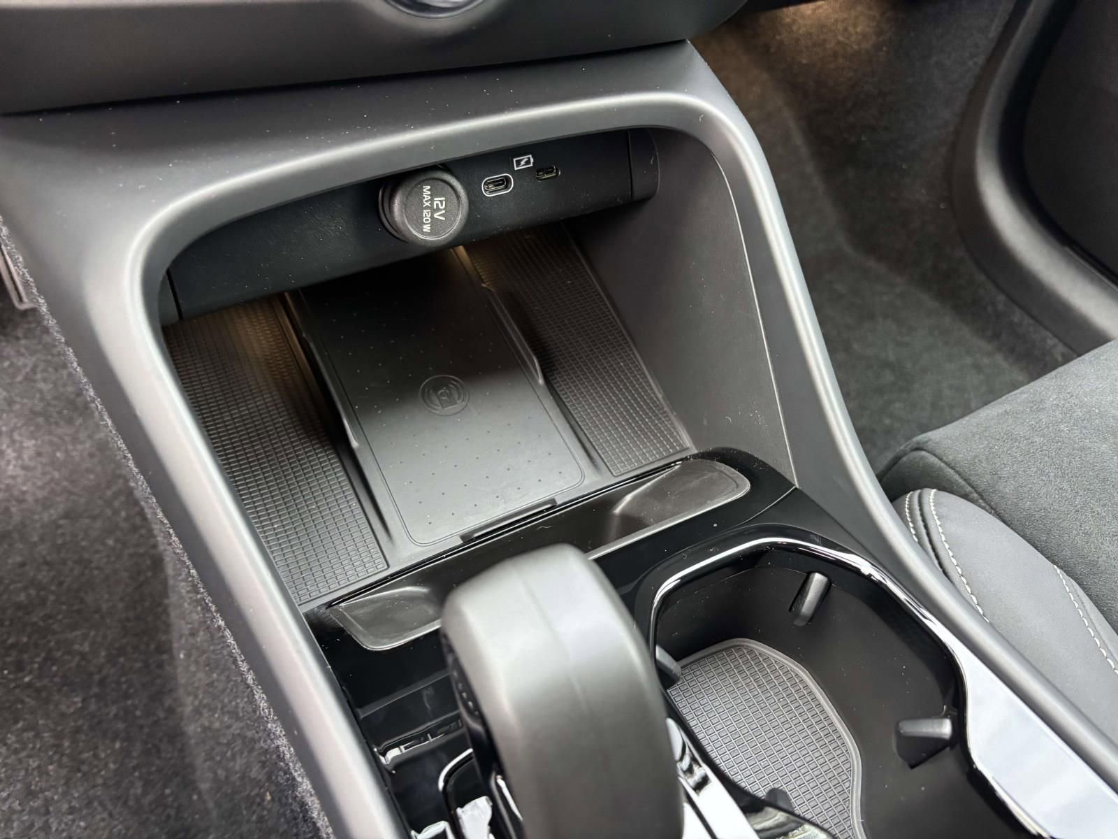 2026 Volvo Xc40 B5 Ultra