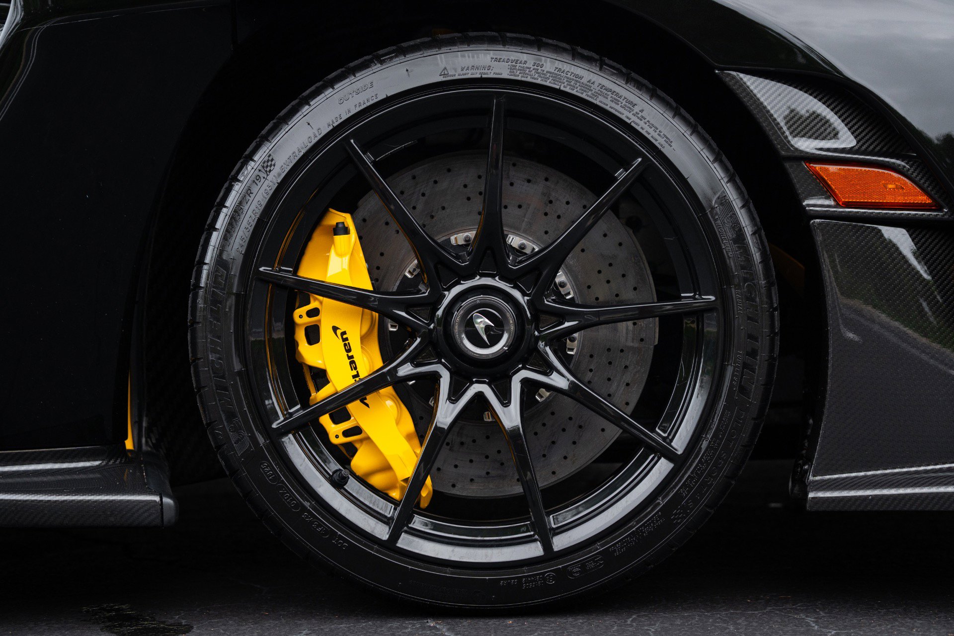 Used 2019 McLaren Senna photo 9