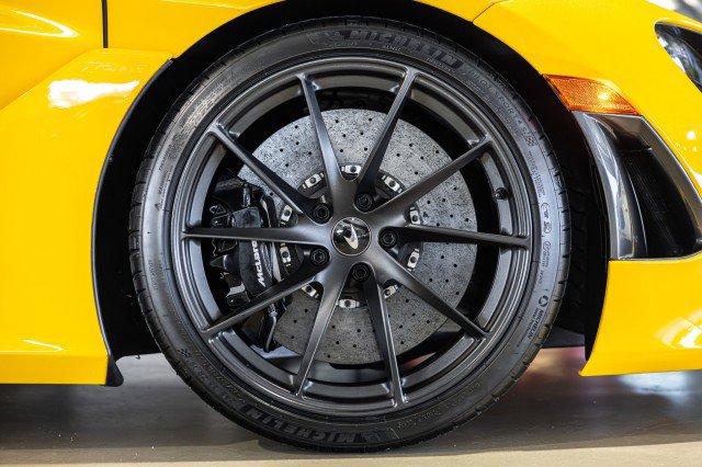 Used 2021 McLaren 720S Performance photo 30