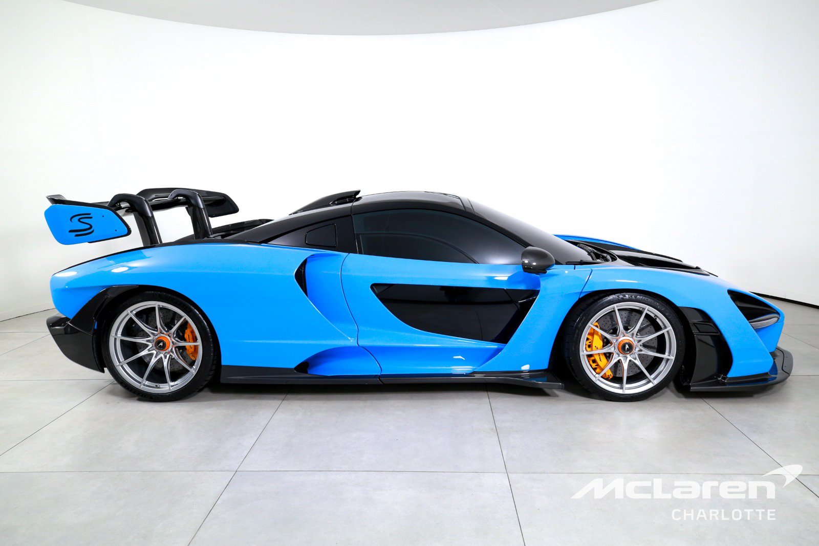 Used 2019 McLaren Senna photo 10