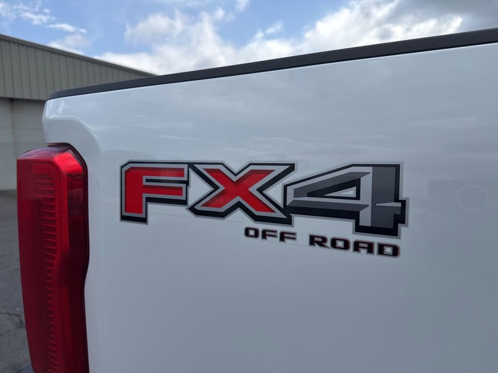 2023 Ford F350 XLT