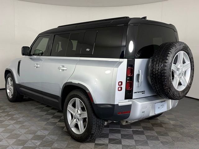2022 Land Rover Defender 110 SE