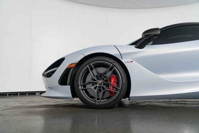 Used 2018 McLaren 720S Luxury photo 12