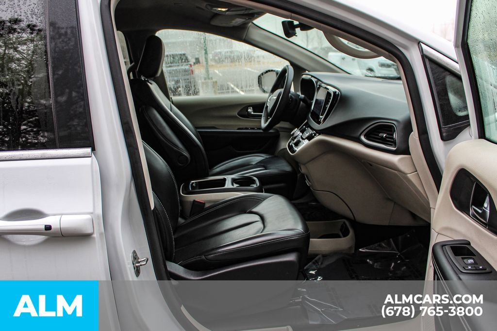 2023 Chrysler Pacifica Touring-L