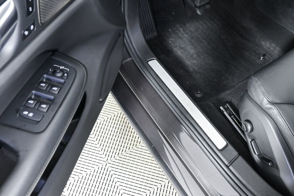 2025 Volvo S60 B5 Plus