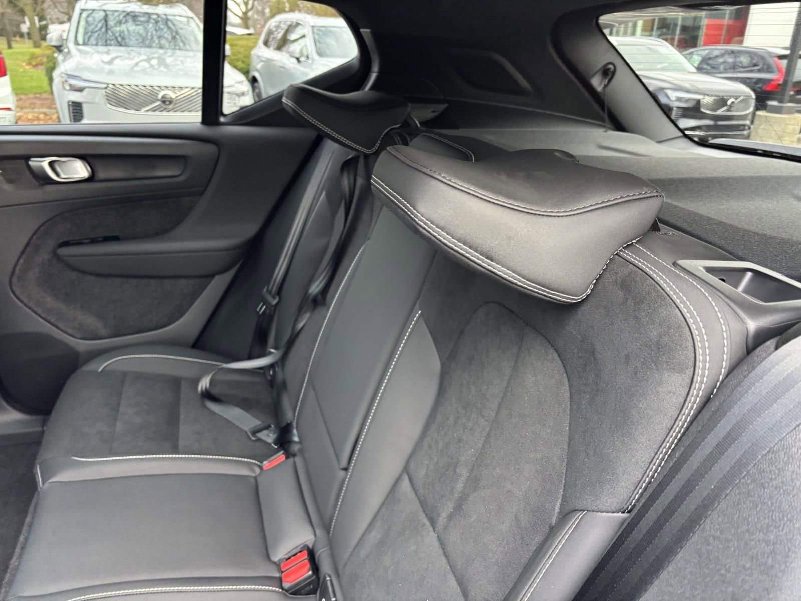 2026 Volvo Xc40 B5 Ultra