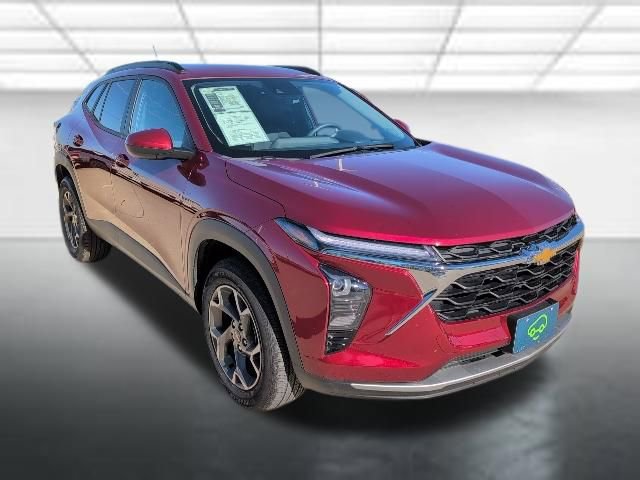 Used 2025 Chevrolet Trax LT