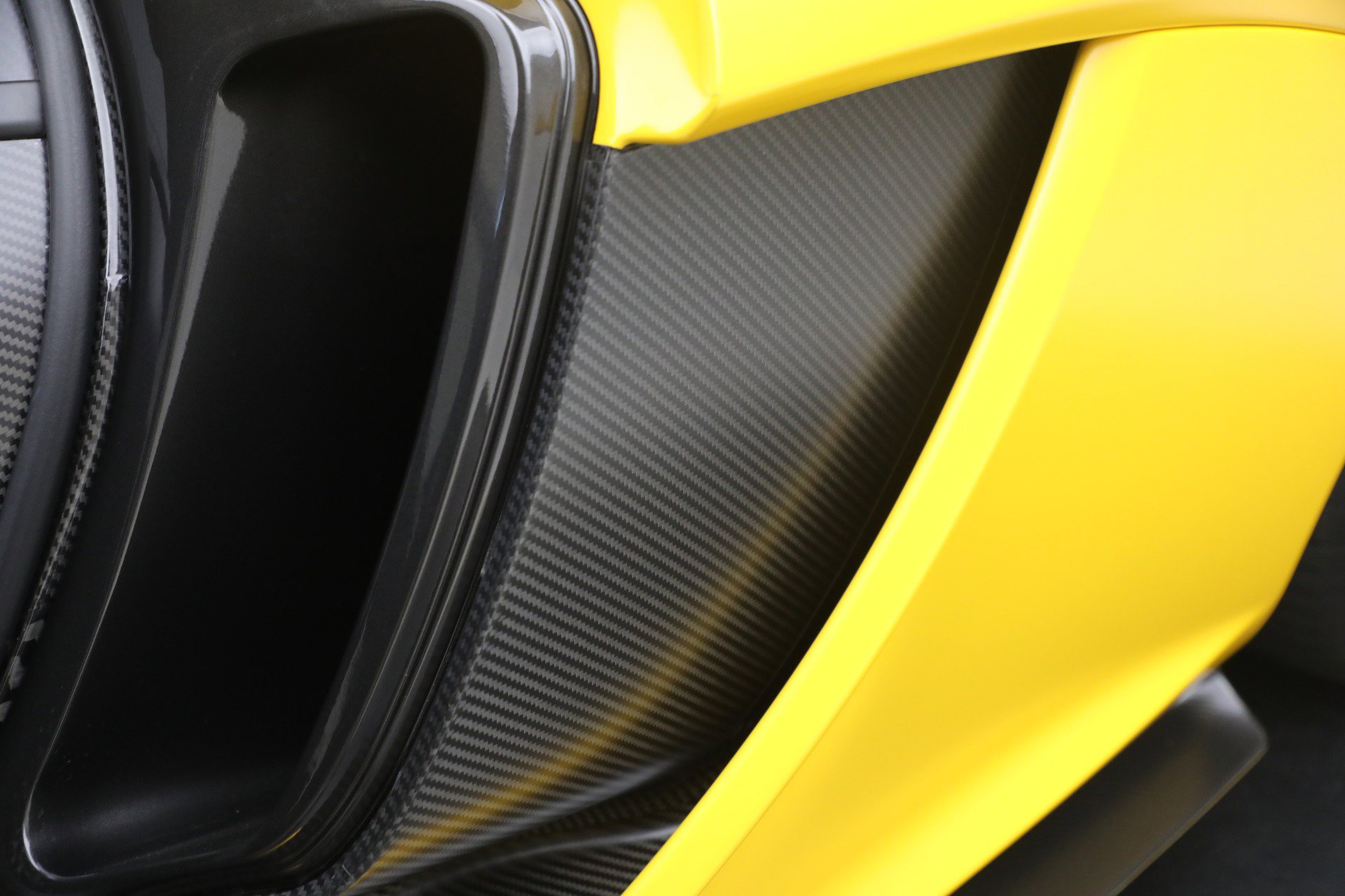 Used 2015 McLaren P1 photo 37