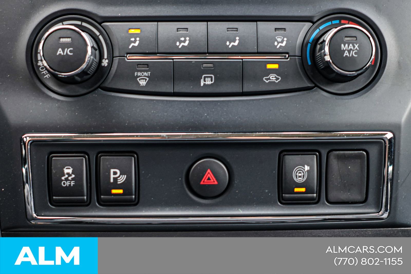 2023 Nissan Titan SV