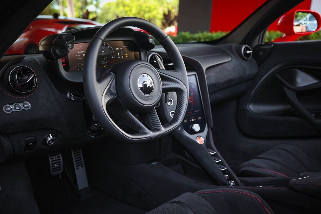 Used 2027 McLaren 750S Spider photo 36