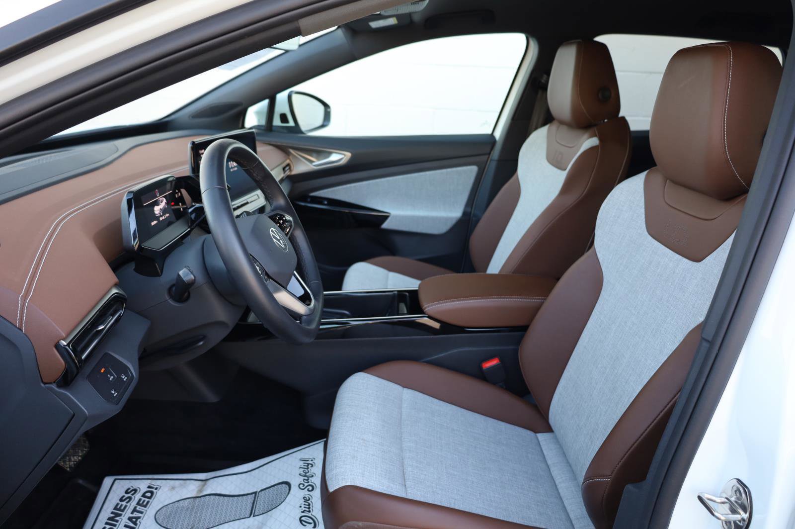 2023 Volkswagen ID.4 Pro