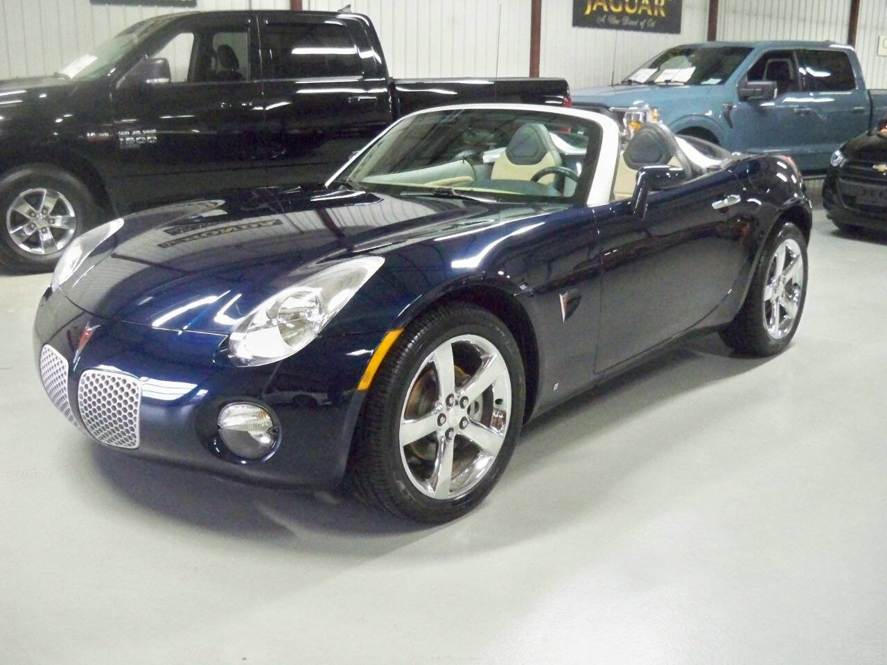 Used 2007 Pontiac Solstice Convertible w/ Premium Package