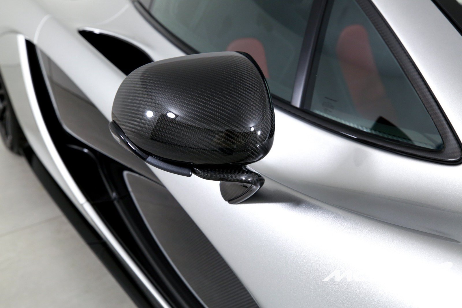 Used 2015 McLaren P1 photo 34