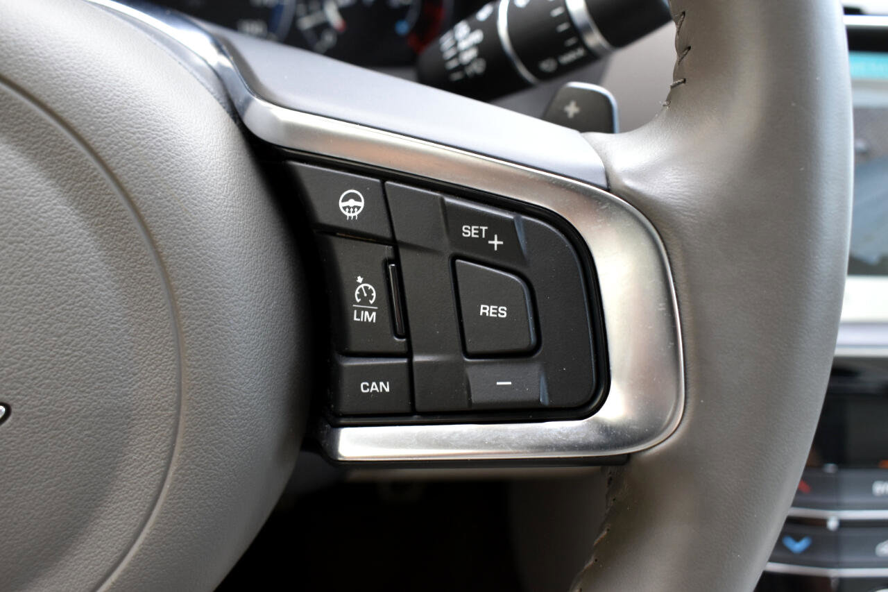 2019 Jaguar XE Prestige