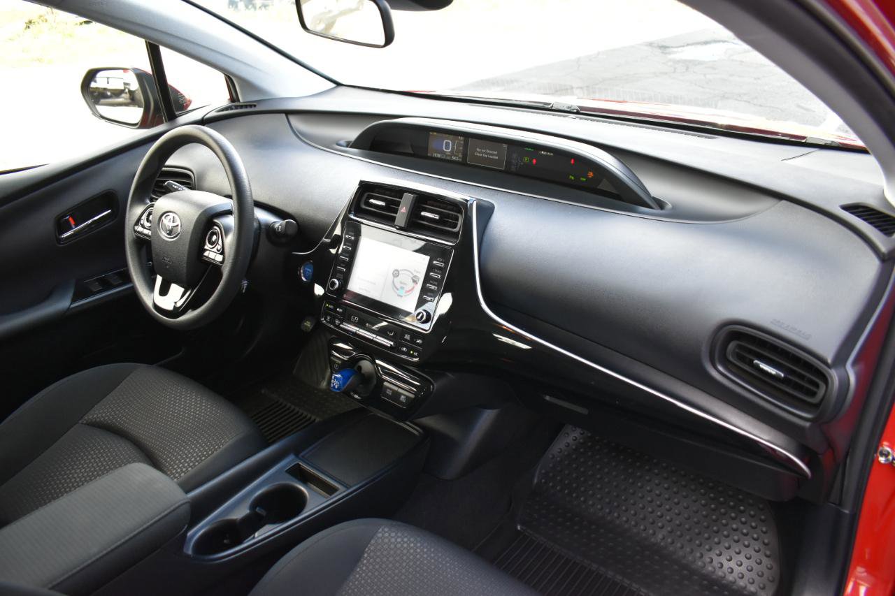 2022 Toyota Prius LE