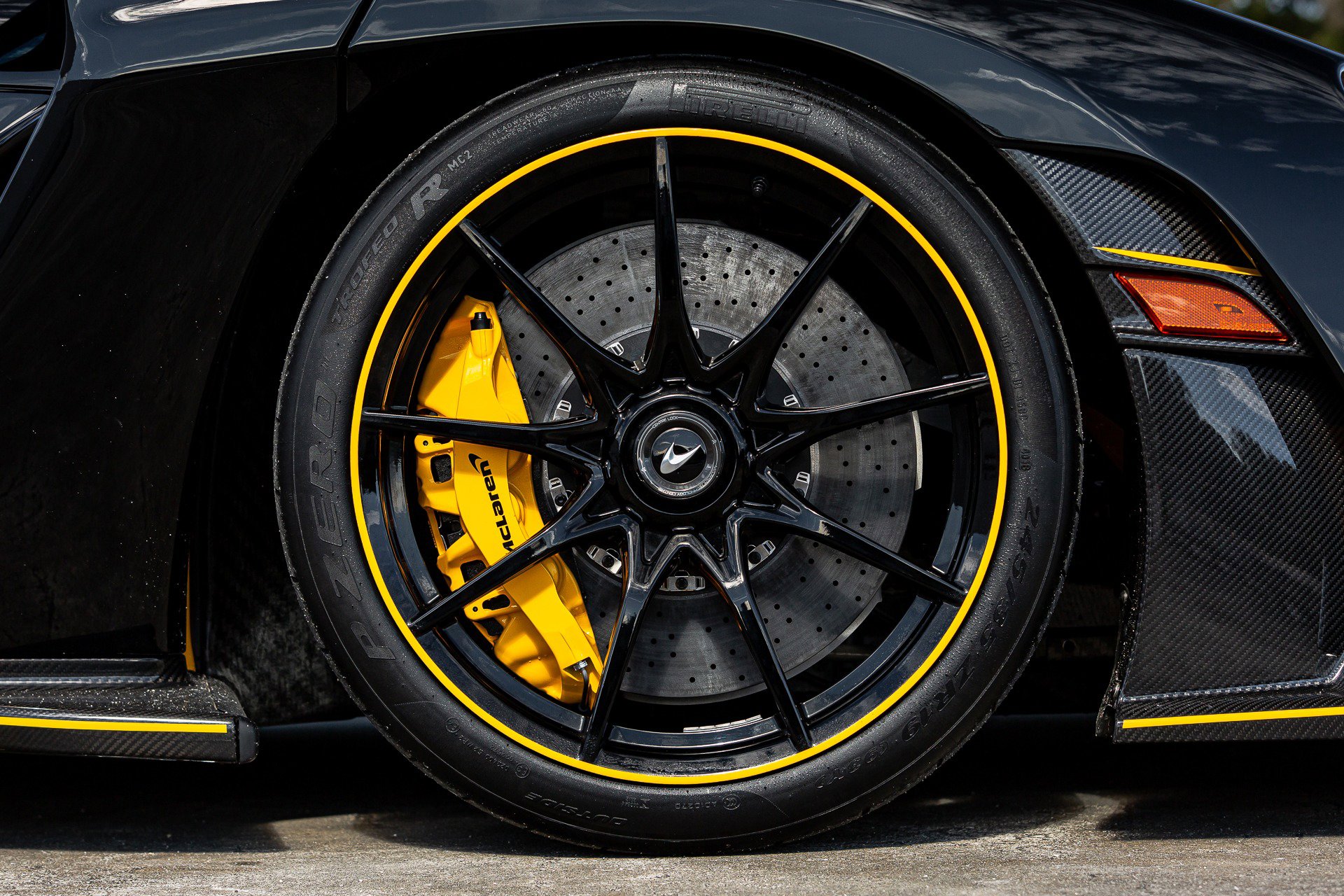 Used 2019 McLaren Senna photo 43