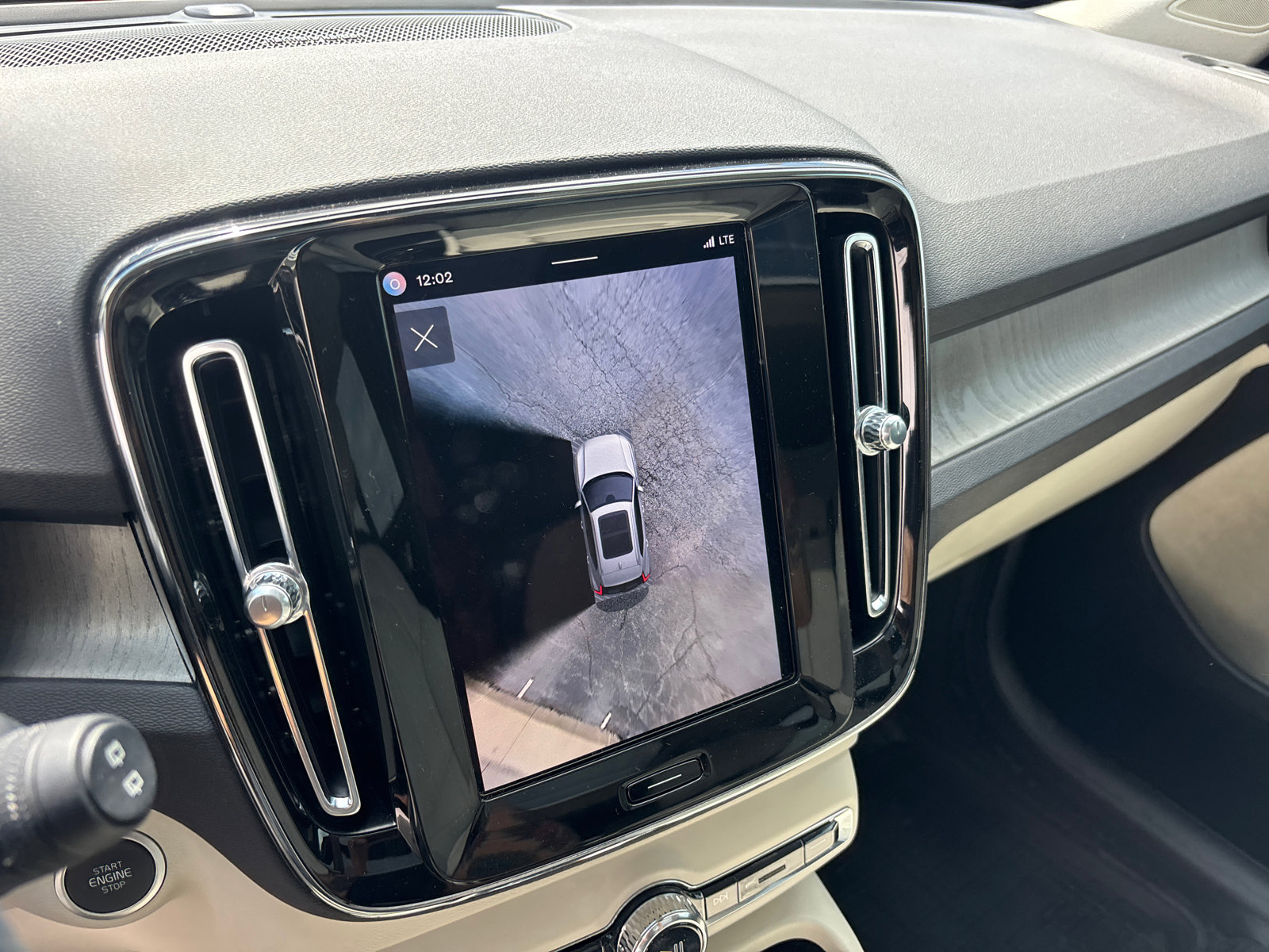 2024 Volvo Xc40 B5 Plus