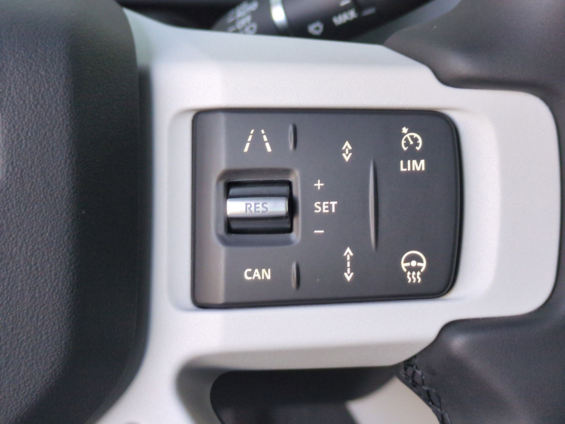 2025 Land Rover Defender 110 S