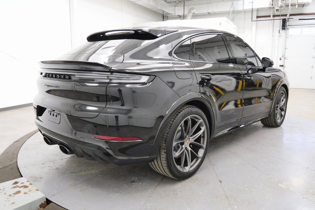 2025 Porsche Cayenne GTS
