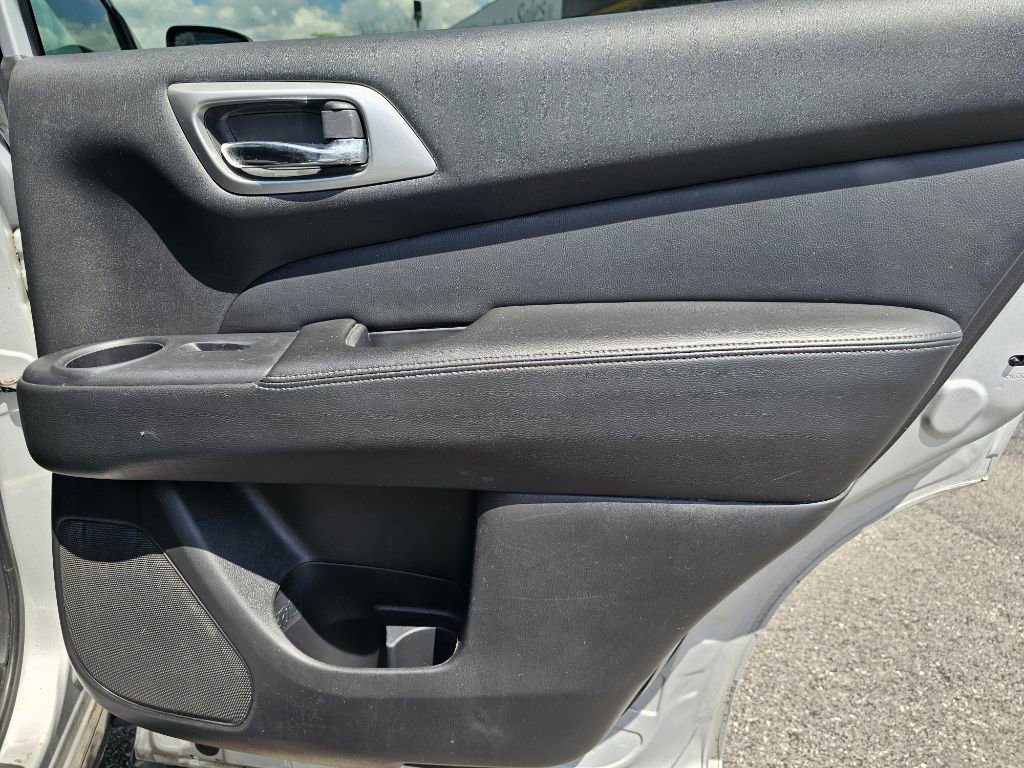 2020 Nissan Pathfinder SV