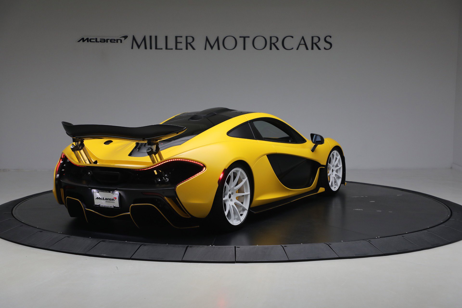 Used 2015 McLaren P1 photo 7