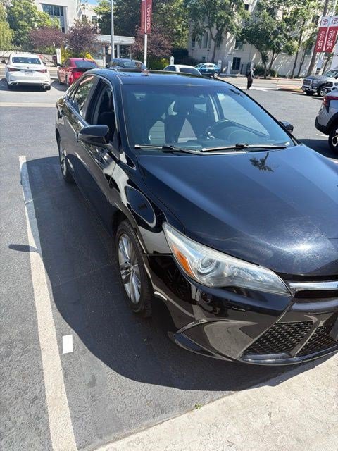 Used 2016 Toyota Camry SE w/ Moonroof Package