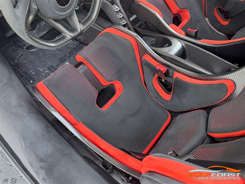 Used 2021 McLaren 765LT photo 23