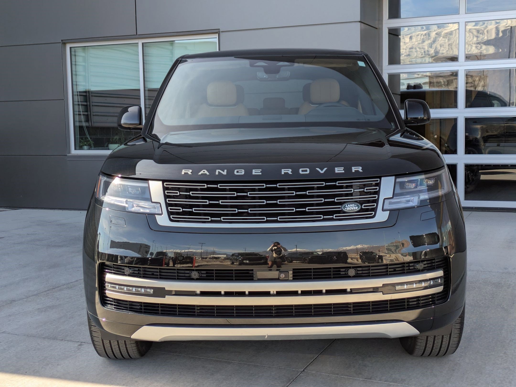 2025 Land Rover Range Rover SE