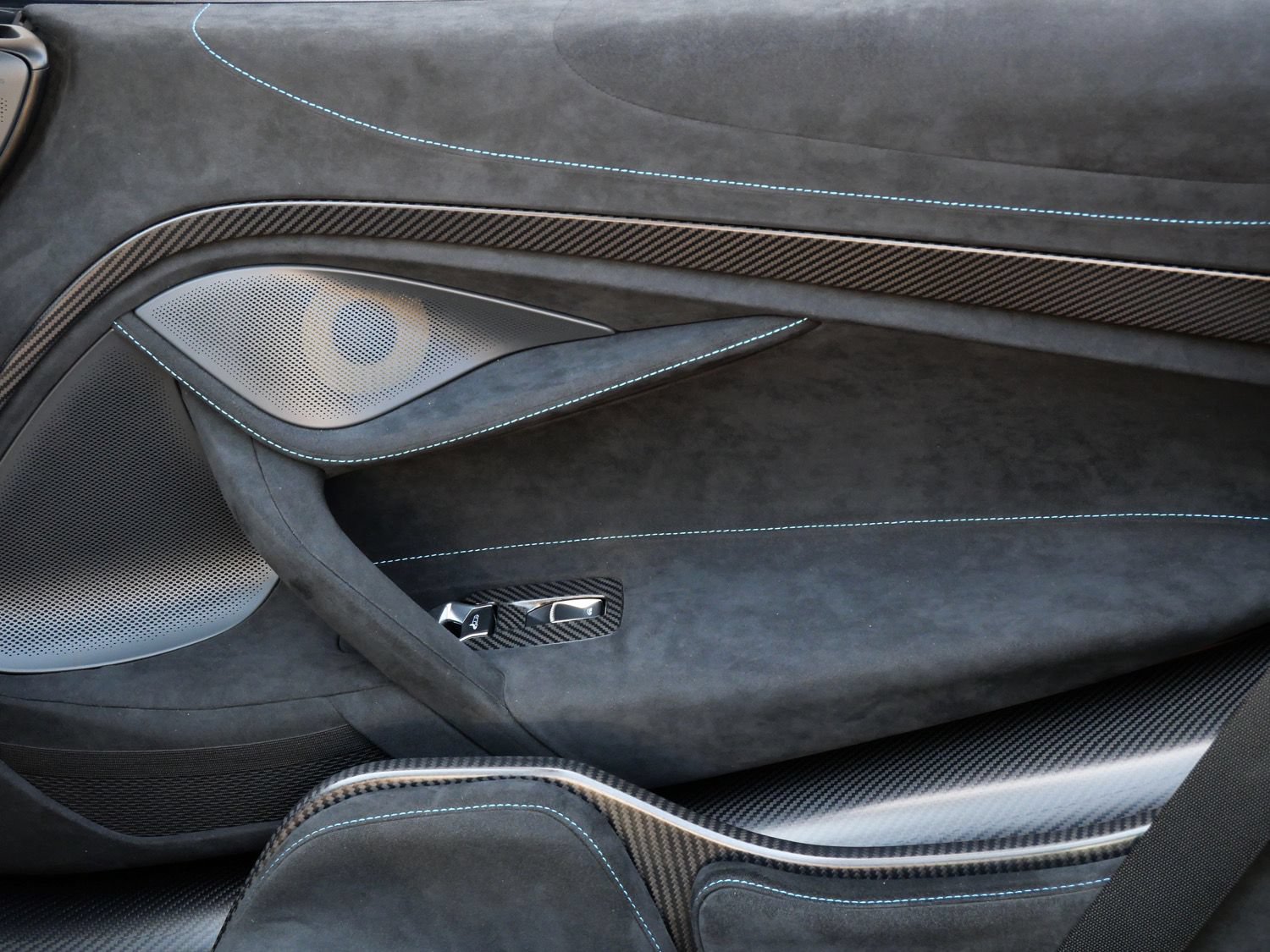 Used 2022 McLaren 765LT photo 37