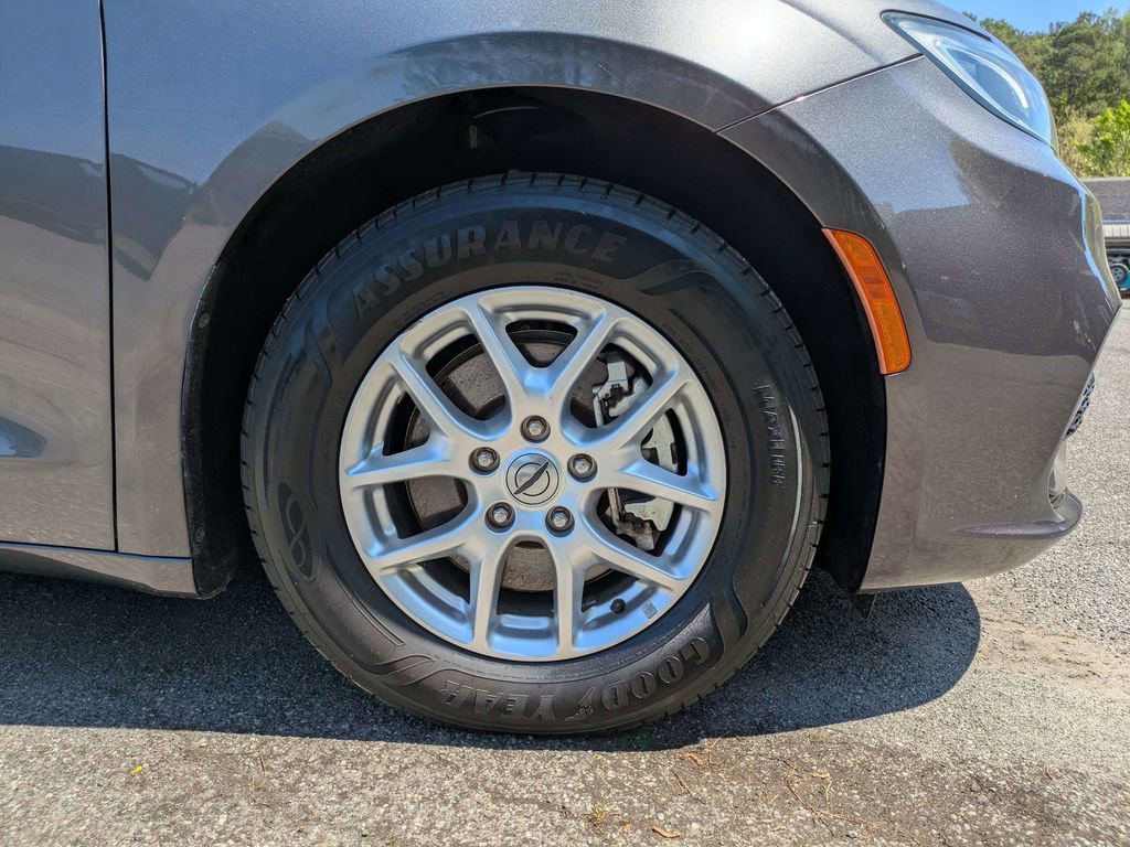 2022 Chrysler Pacifica Touring-L