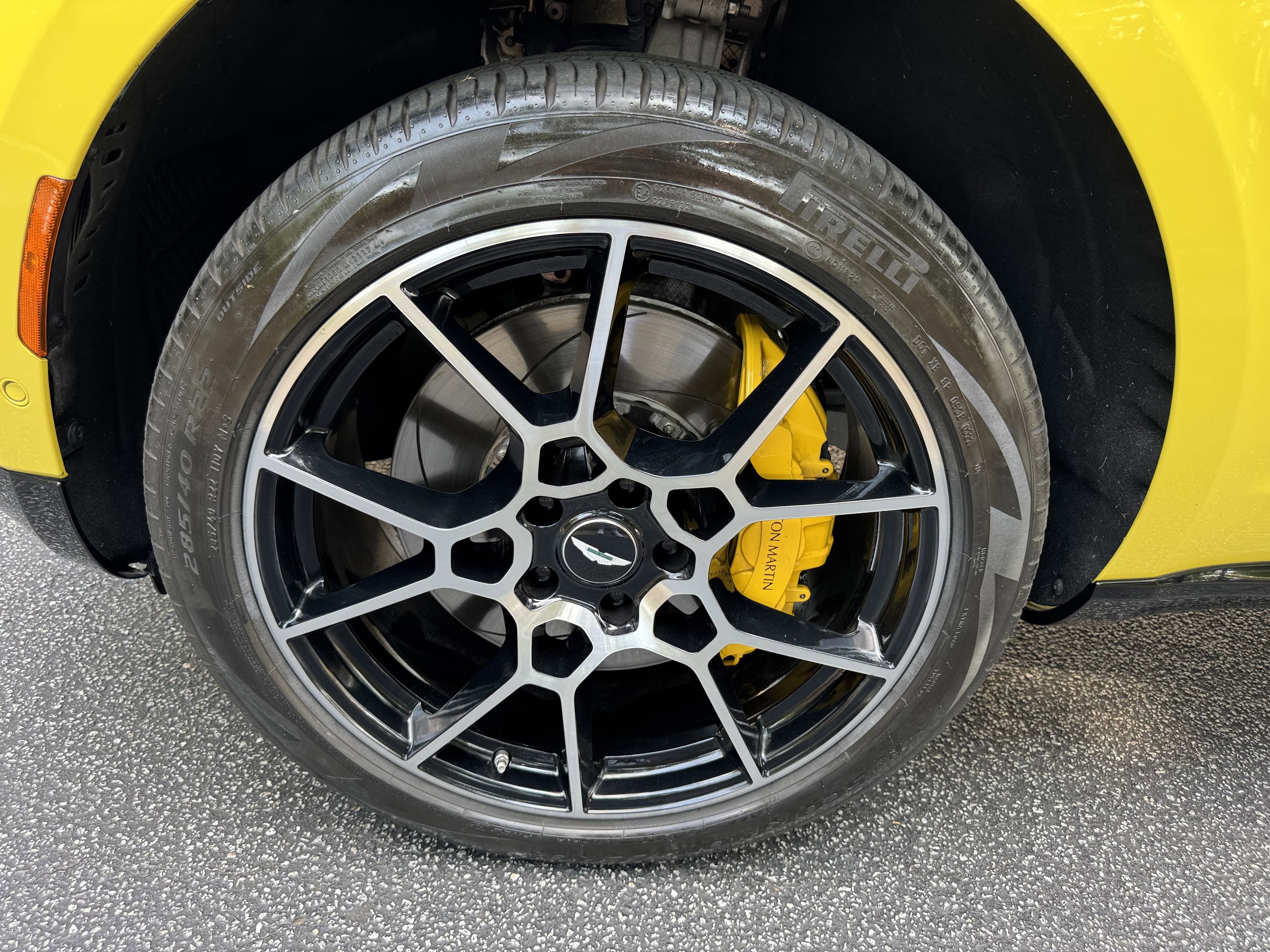 2021 Aston Martin DBX