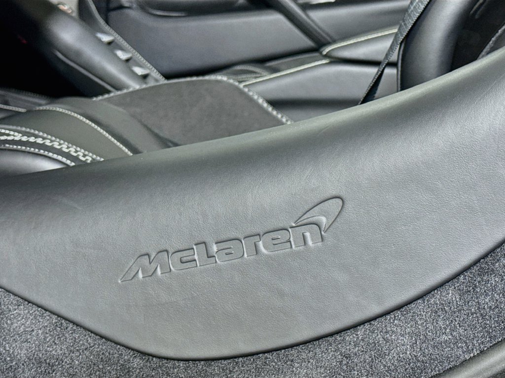 Used 2027 McLaren 750S Spider photo 23