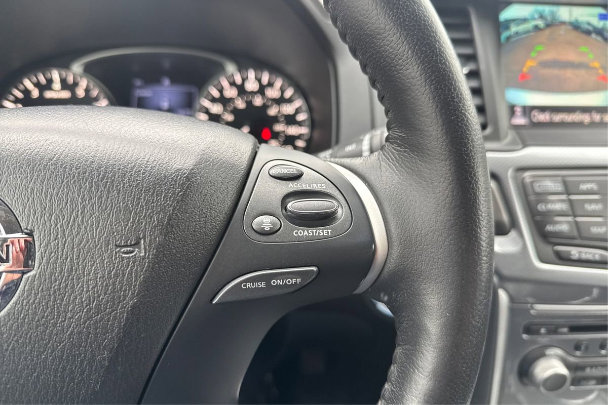 2020 Nissan Pathfinder SL