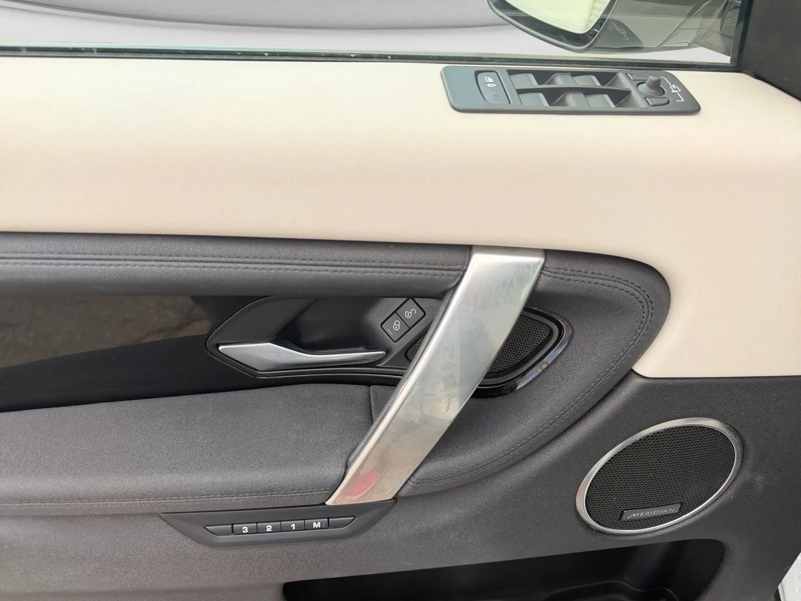 2020 Land Rover Discovery Sport SE