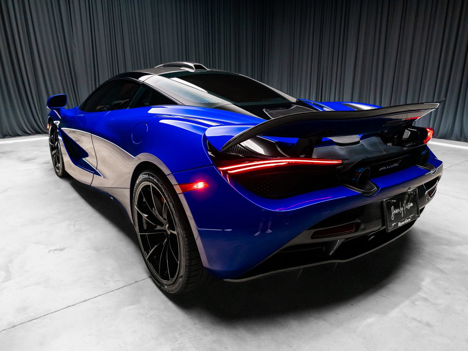 Used 2018 McLaren 720S Luxury photo 15