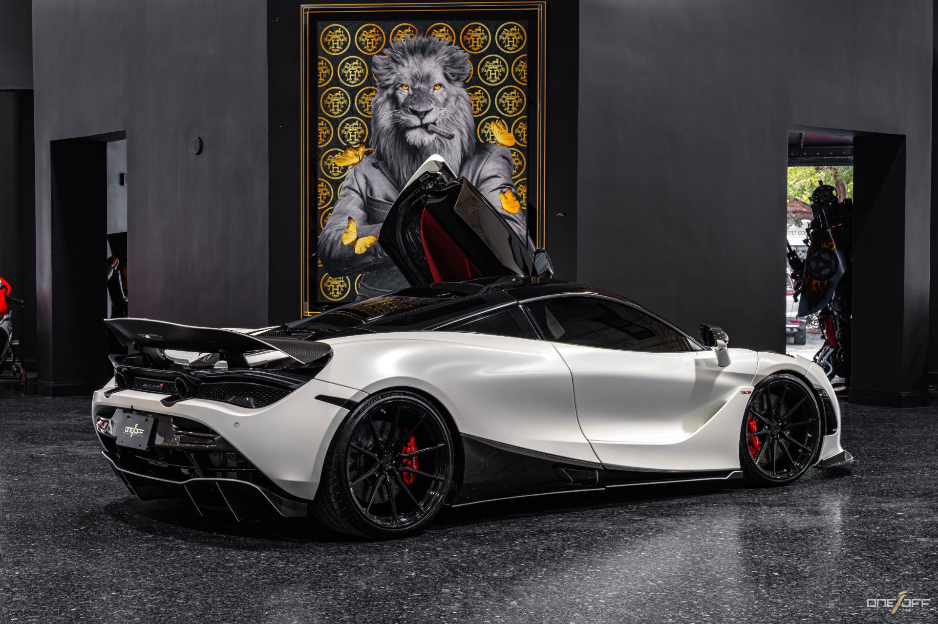 Used 2018 McLaren 720S Performance photo 20