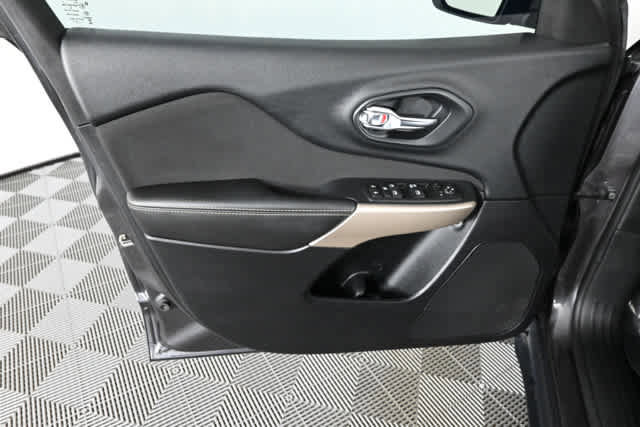 2017 Jeep Cherokee Sport