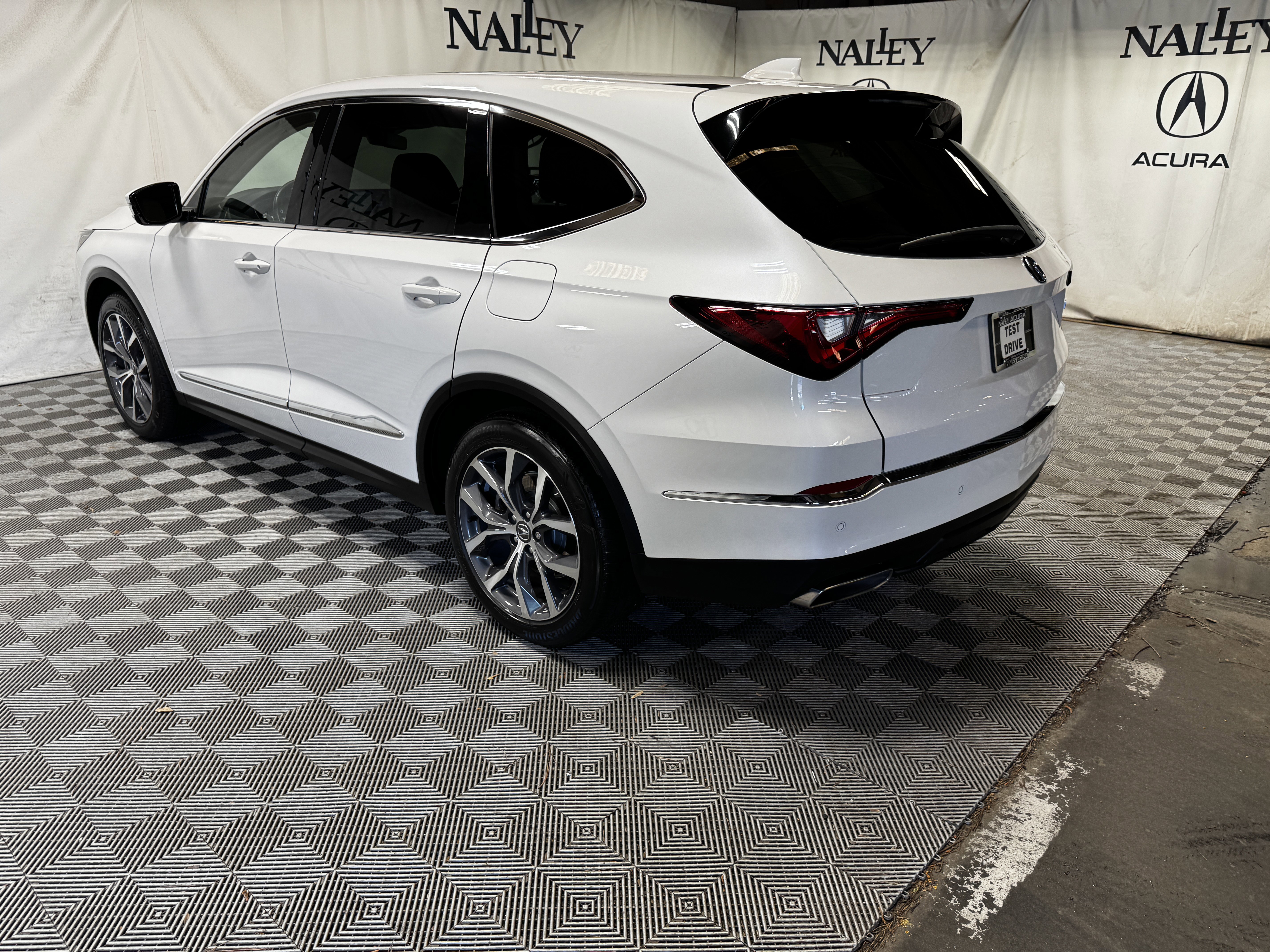 2023 Acura MDX FWD w/ Technology Package
