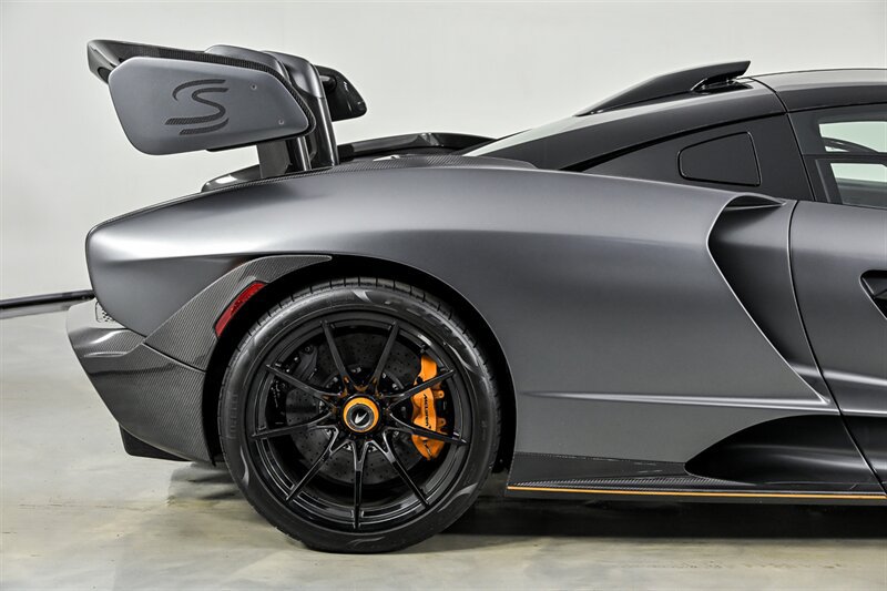 Used 2019 McLaren Senna photo 18