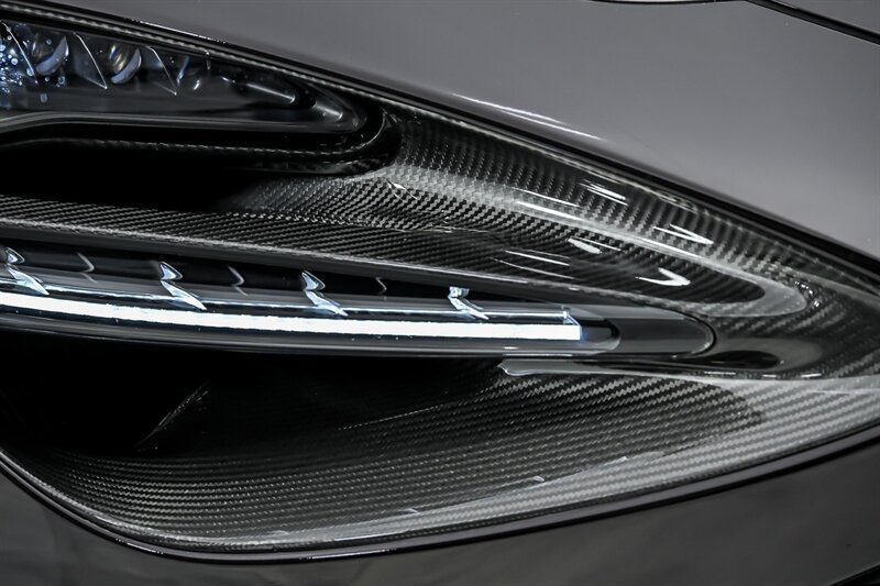 Used 2018 McLaren 720S photo 6