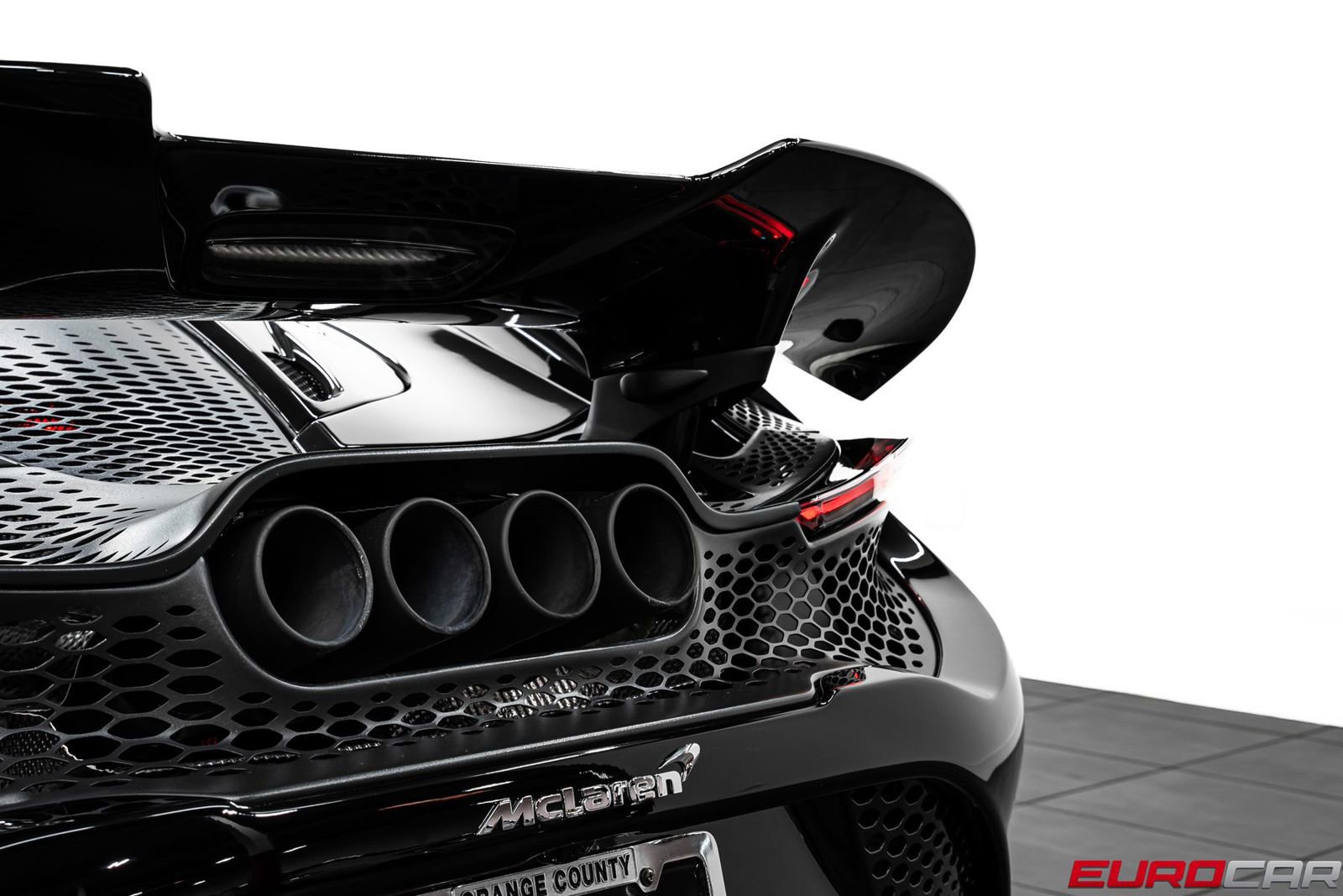 Used 2022 McLaren 765LT photo 24