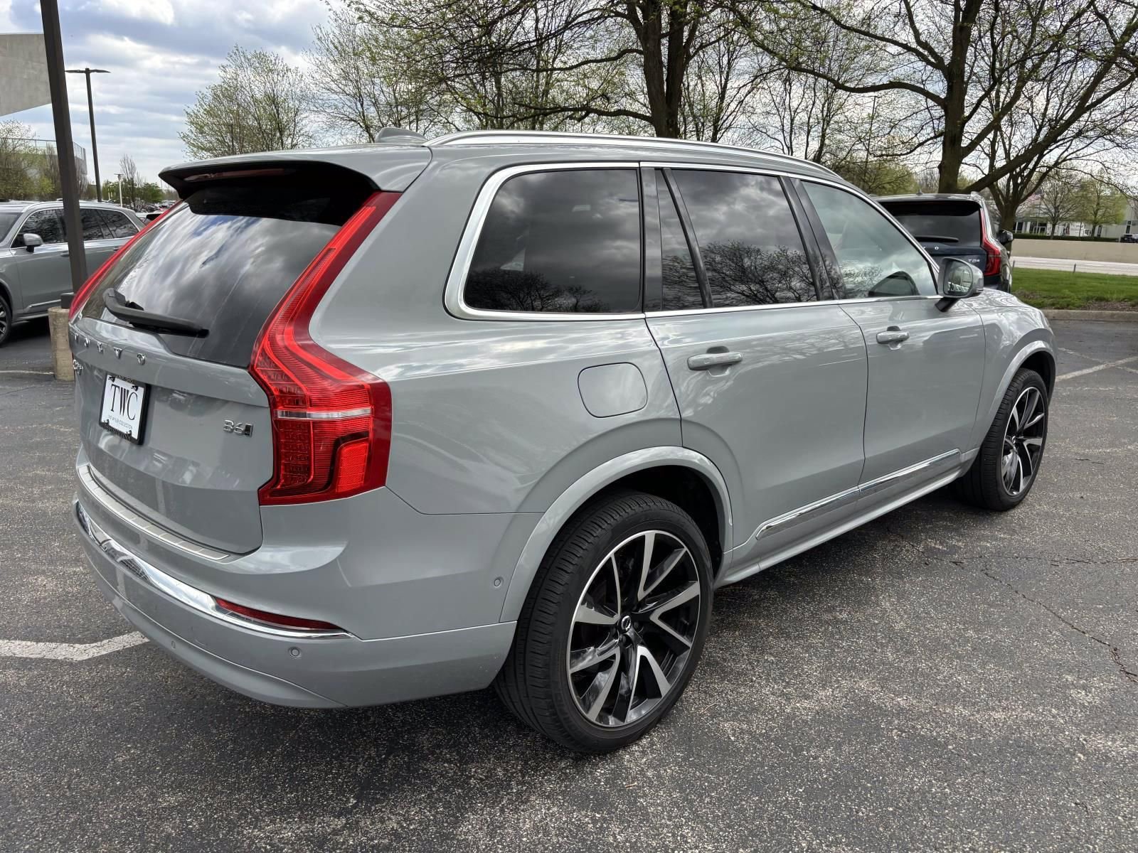 2024 Volvo Xc90 B6 Plus