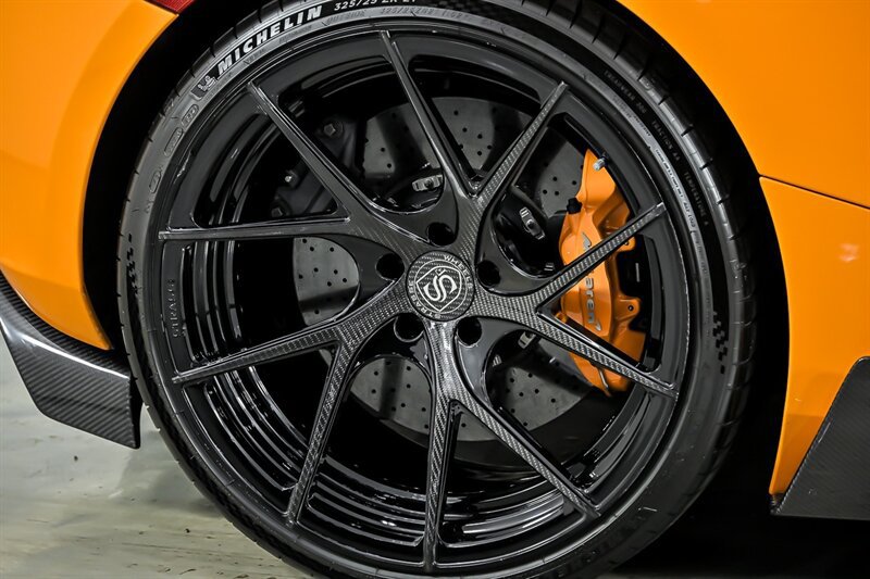 Used 2018 McLaren 720S photo 18