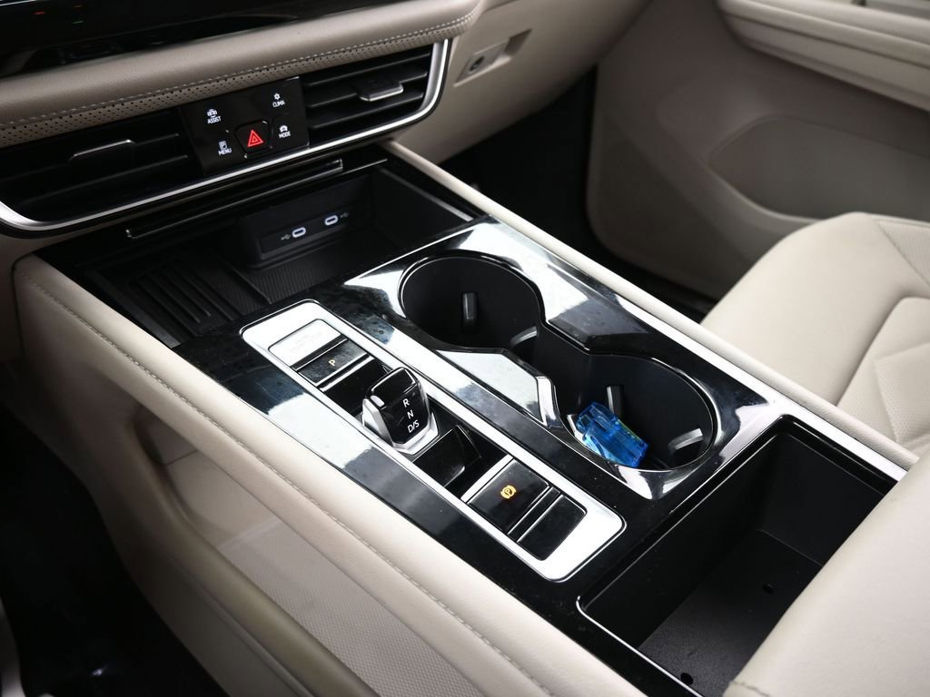 2025 Volkswagen Atlas SE